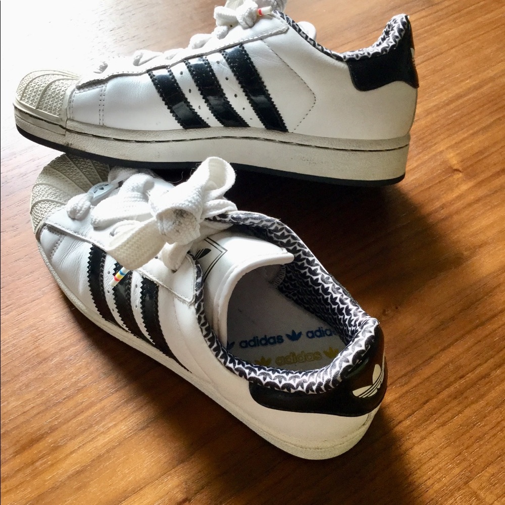 LEATHER ADIDAS SHELL TOE W/FAT LACES SNEAKERS